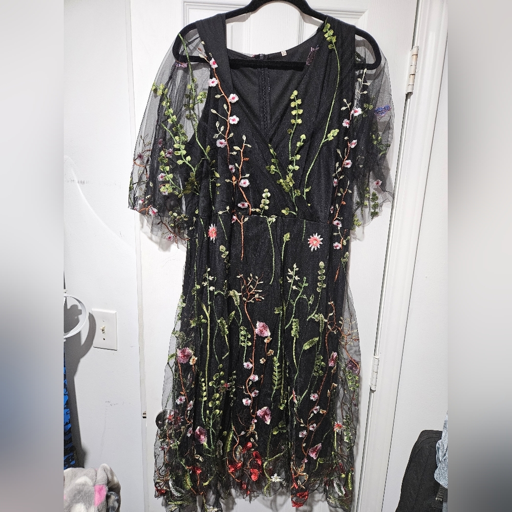 Black floral embroidered tulle dress with liner women 3 xl